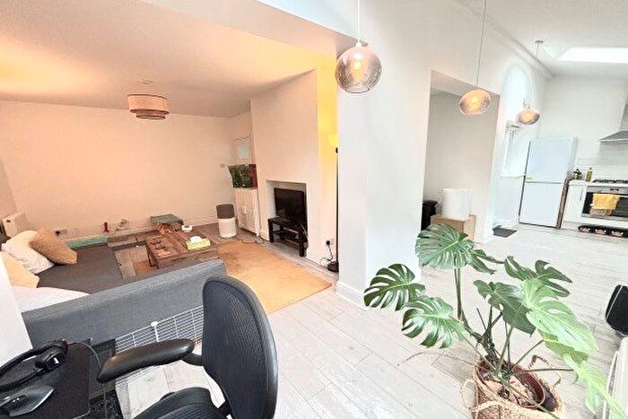 3 Bedroom Property To Rent In Donnington Road, Sheffield, S2