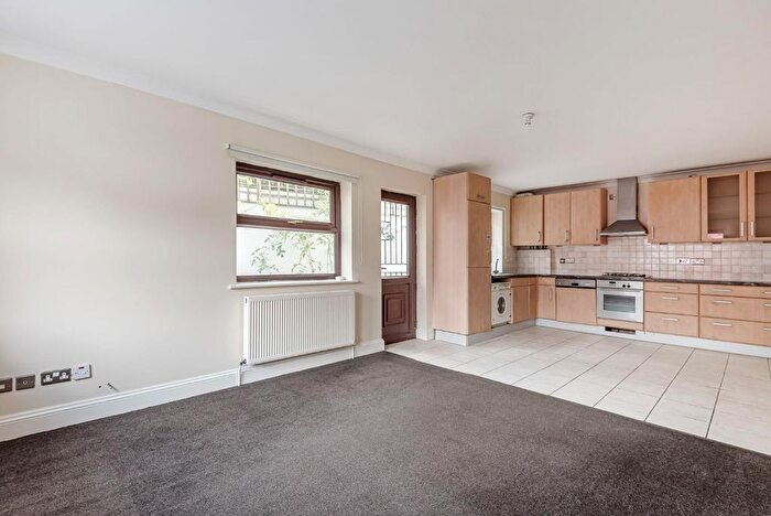 1 Bedroom Flat For Sale In Laleham Heights, Carswell Road, London, SE6