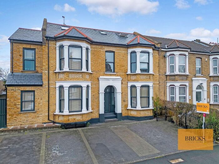 1 Bedroom Flat To Rent In Selsdon Road, Wanstead, London, E11