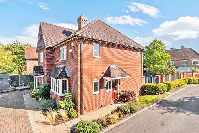 2 Bedroom Semi-detached House For Sale In Morrison Close, Upper Basildon, Reading, Berkshire, RG8