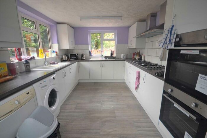 7 Bedroom Terraced House To Rent In London Road, Reading, RG1