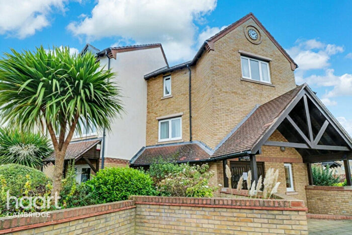 2 Bedroom Flat For Sale In Haig Court, Cambridge, CB4