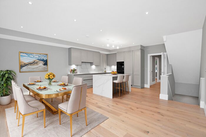 4 Bedroom Town House To Rent In Fir Hollow Gardens, Kenley, CR8