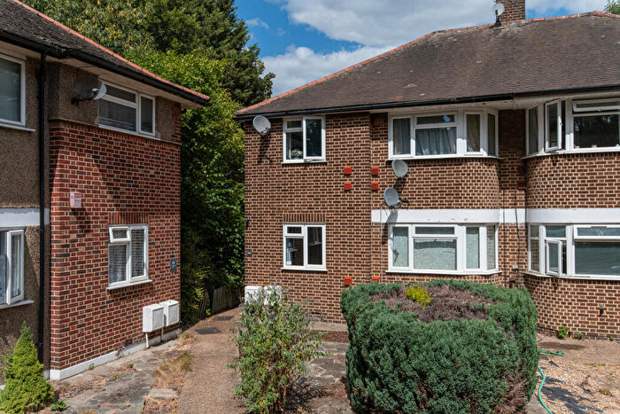 2 Bedroom Maisonette For Sale In Station Estate, Beckenham, BR3