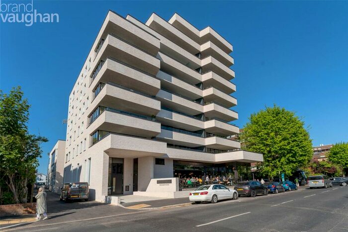 3 Bedroom Flat To Rent In Eaton Road, Hove, East Sussex, BN3