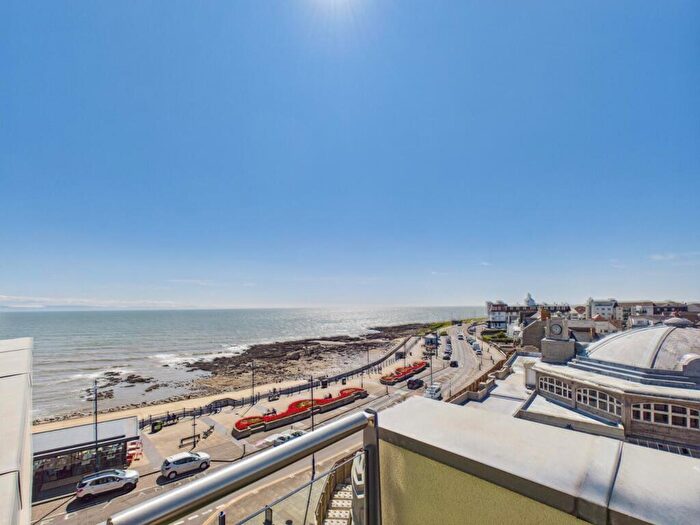 2 Bedroom Apartment For Sale In Esplanade, Porthcawl, CF36