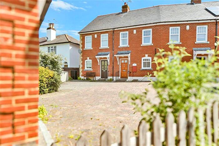 3 Bedroom Terraced House For Sale In Highlands Road, Leatherhead, Surrey, KT22