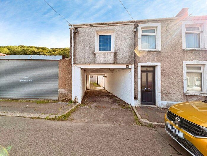 1 Bedroom Maisonette To Rent In Thomas Street, Briton Ferry, SA11