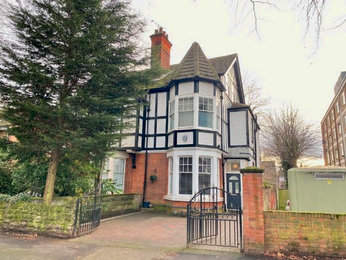 5 Bedroom Semi-Detached House To Rent In Tavistock Drive, Mapperley Park, NG3