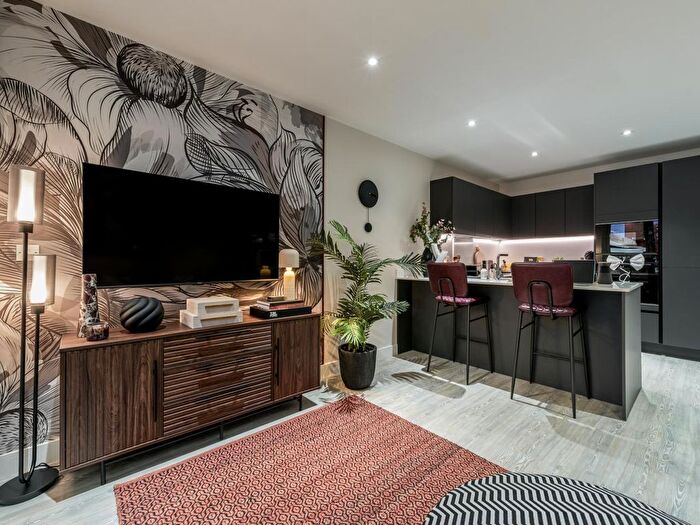 1 Bedroom Flat For Sale In Kent Avenue, Dagenham, RM9