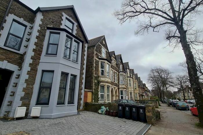 3 Bedroom Flat To Rent In Richmond Road, Cathays, Cardiff CF24