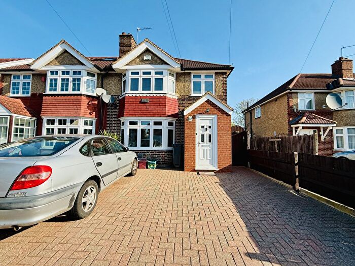 3 Bedroom Semi Detached House For Sale In Browning Way, Hounslow, TW5