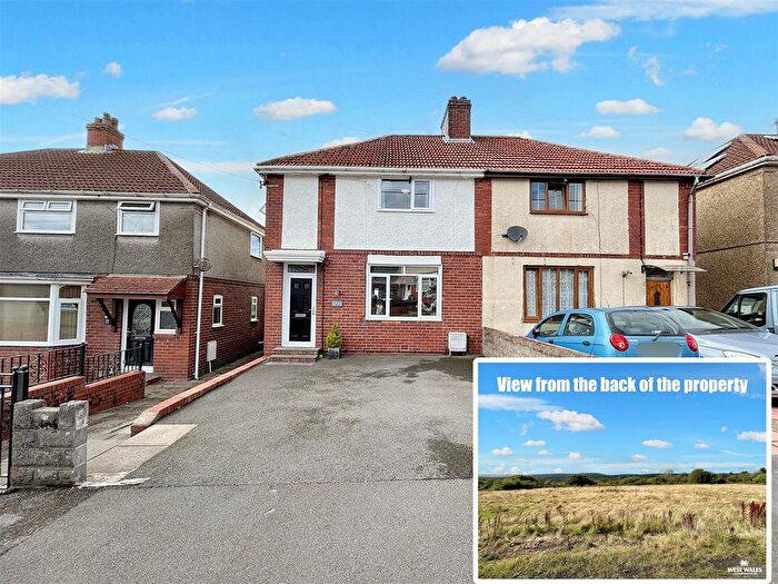 3 Bedroom Semi-Detached House For Sale In Garden Suburbs, Trimsaran, Kidwelly, SA17