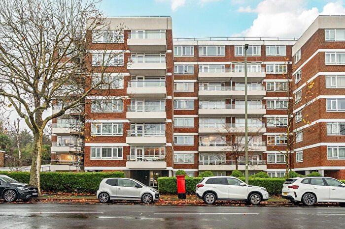 2 Bedroom Flat For Sale In Regents Park Road, Finchley, N3