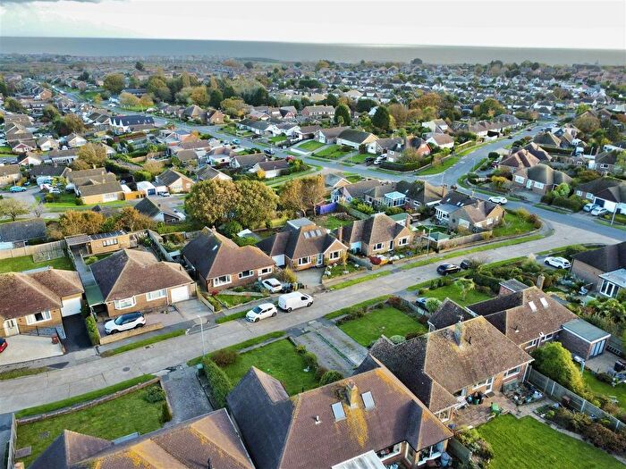 3 Bedroom Chalet For Sale In Cherry Tree Gardens, Bexhill-On-Sea, TN40