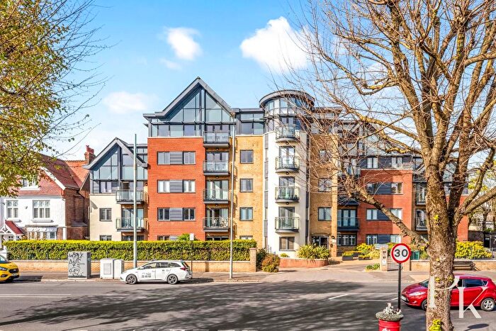 2 Bedroom Flat For Sale In New Church Road, Hove, BN3