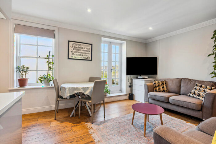 2 Bedroom Flat To Rent In Pleasant Place, Islington, N1