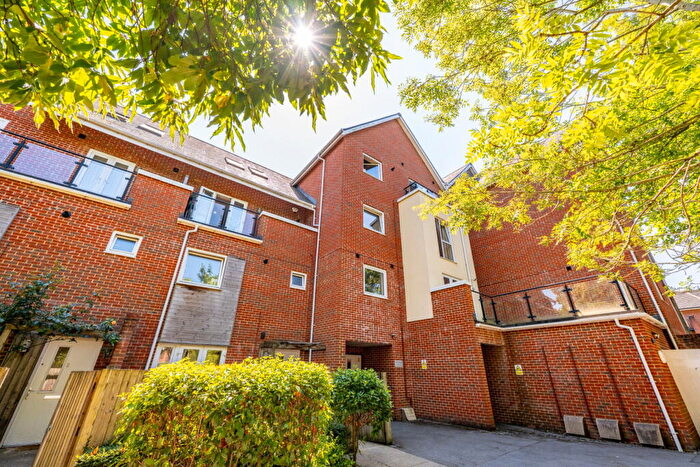 2 Bedroom Flat To Rent In Archers Road, Southampton, SO15