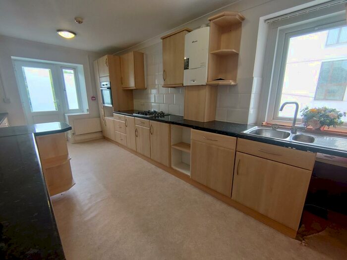 2 Bedroom Flat To Rent In Pier Street, Plymouth, PL1