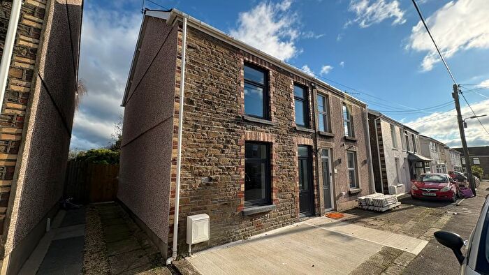 3 Bedroom Semi-Detached House To Rent In Pen Y Wern Road, Clydach, Swansea, SA6