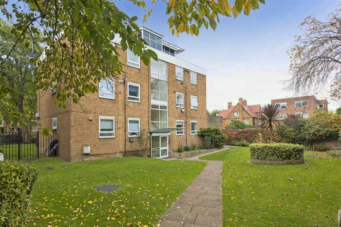 2 Bedroom Flat To Rent In Clifton Court, Cherrywood Drive, Putney, SW15