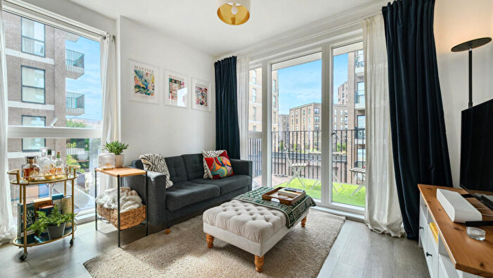 1 Bedroom Flat For Sale In Carraway Street, Reading, RG1