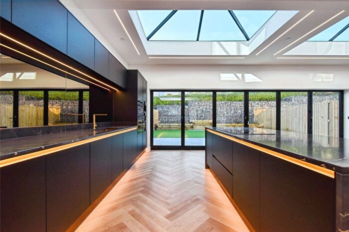 5 Bedroom Detached House For Sale In Clos Y Gorlan, Foelgastell, Llanelli, Carmarthenshire, SA14