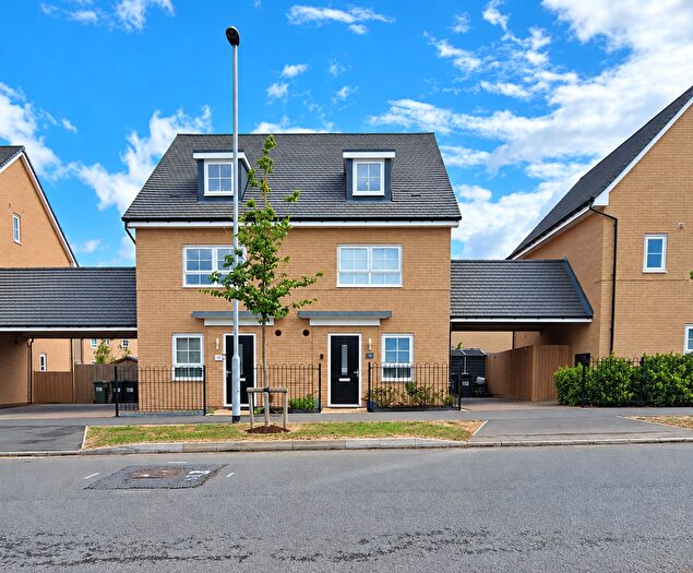 3 Bedroom Semi-Detached House For Sale In Gumcester Way, Godmanchester., PE29