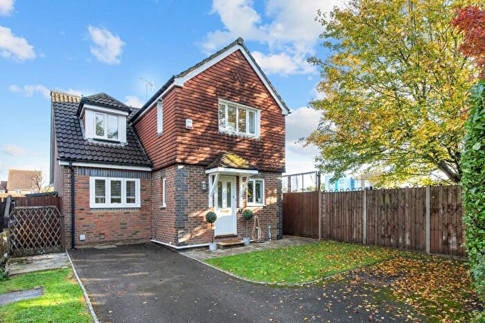3 Bedroom Detached House For Sale In Nightingales Close, Horsham, RH13