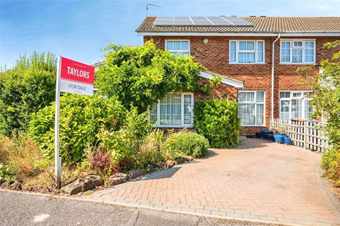 3 Bedroom Detached House For Sale In Centauri Close, Leighton Buzzard, Bedfordshire, LU7
