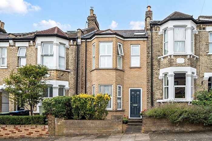 4 Bedroom Terraced House For Sale In Gresham Close, Enfield, EN2