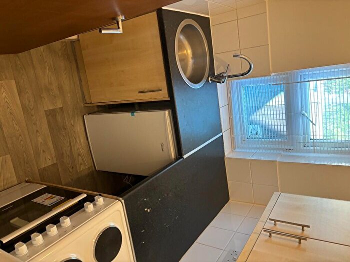 1 Bedroom Flat To Rent In Commercial Road, Southampton, Hampshire, SO15