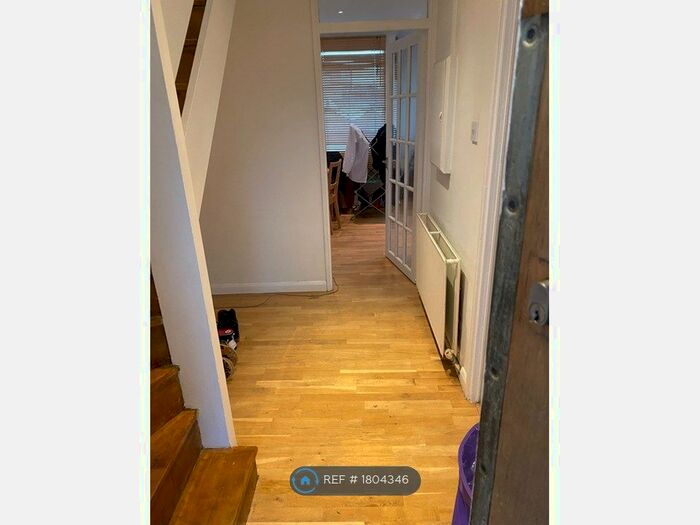 3 Bedroom Maisonette To Rent In Fenwick Place, London, SW9