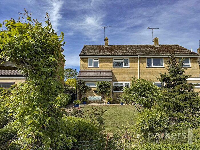 3 Bedroom Semi-Detached House For Sale In Brize Norton Road, Carterton, Oxfordshire, OX18