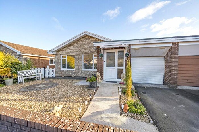 2 Bedroom Bungalow For Sale In Glandwr Park, Builth Wells, Powys, LD2