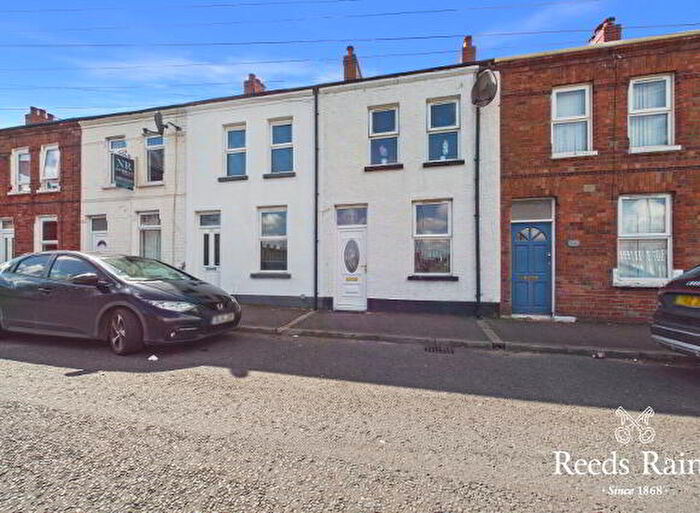 2 Bedroom House For Sale In Avoniel Road, Belfast, BT5