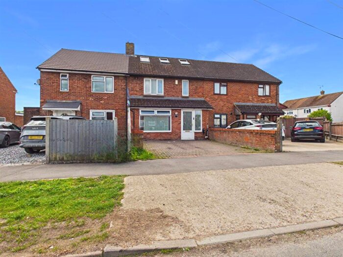 3 Bedroom Terraced House For Sale In Fremantle Road, Southcourt, Aylesbury, HP21