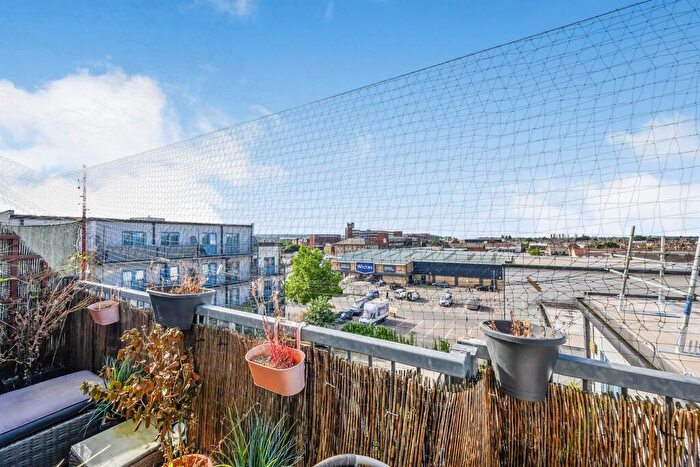 1 Bedroom Apartment For Sale In Sturlas Way, Waltham Cross, EN8