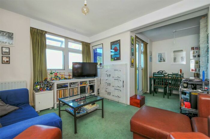 3 Bedroom Apartment To Rent In Blythendale House, Mansford Street, London, E2