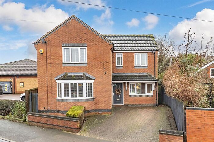 4 Bedroom Detached House For Sale In Hallwood Road, Kettering, NN16