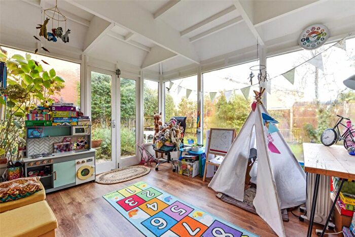 3 Bedroom Detached House For Sale In Gloucester Way, Chichester, West Sussex, PO19