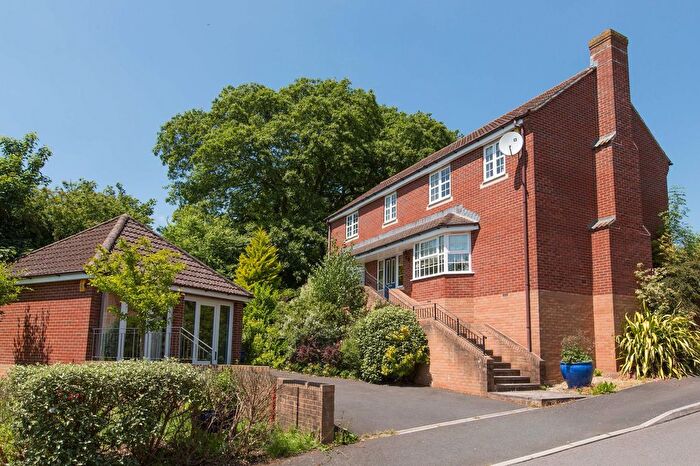 4 Bedroom Detached House To Rent In Southfield Drive, Crediton, EX17