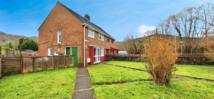 3 Bedroom House To Rent In Ynys Cadwyn, Glynneath, Neath, SA11