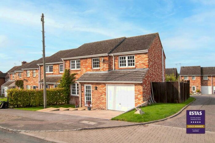 4 Bedroom Semi-Detached House For Sale In Wellcroft, Ivinghoe, Buckinghamshire, LU7