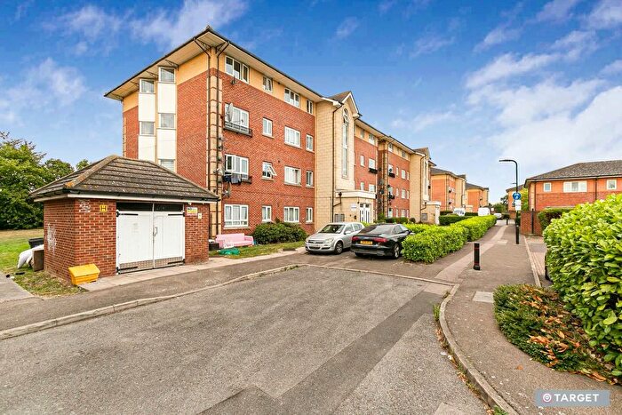 2 Bedroom Flat For Sale In Pentland Close, London, N9