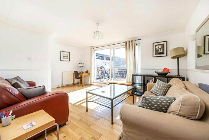 3 Bedroom Flat To Rent In Berkeley Walk, London, N7