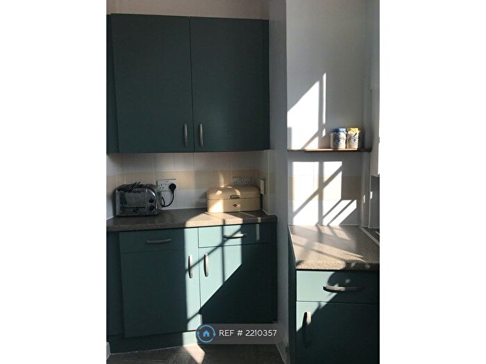 2 Bedroom Flat To Rent In Club Row, London, E2