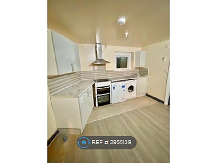 2 Bedroom Flat To Rent In Ladypool Road, Birmingham, B12