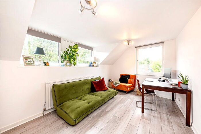 1 Bedroom Flat To Rent In Ruston Mews, London, W11