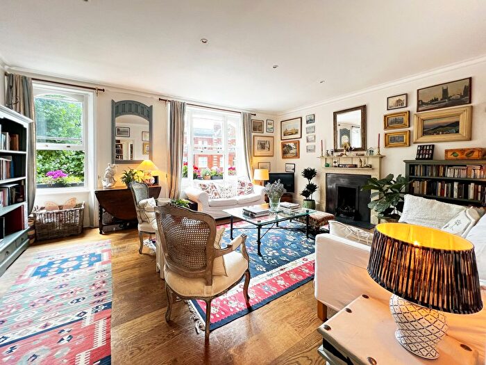 2 Bedroom Flat For Sale In Randolph Avenue, Maida Vale, W9
